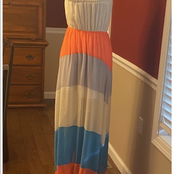 Dress - Picture 4 of 4